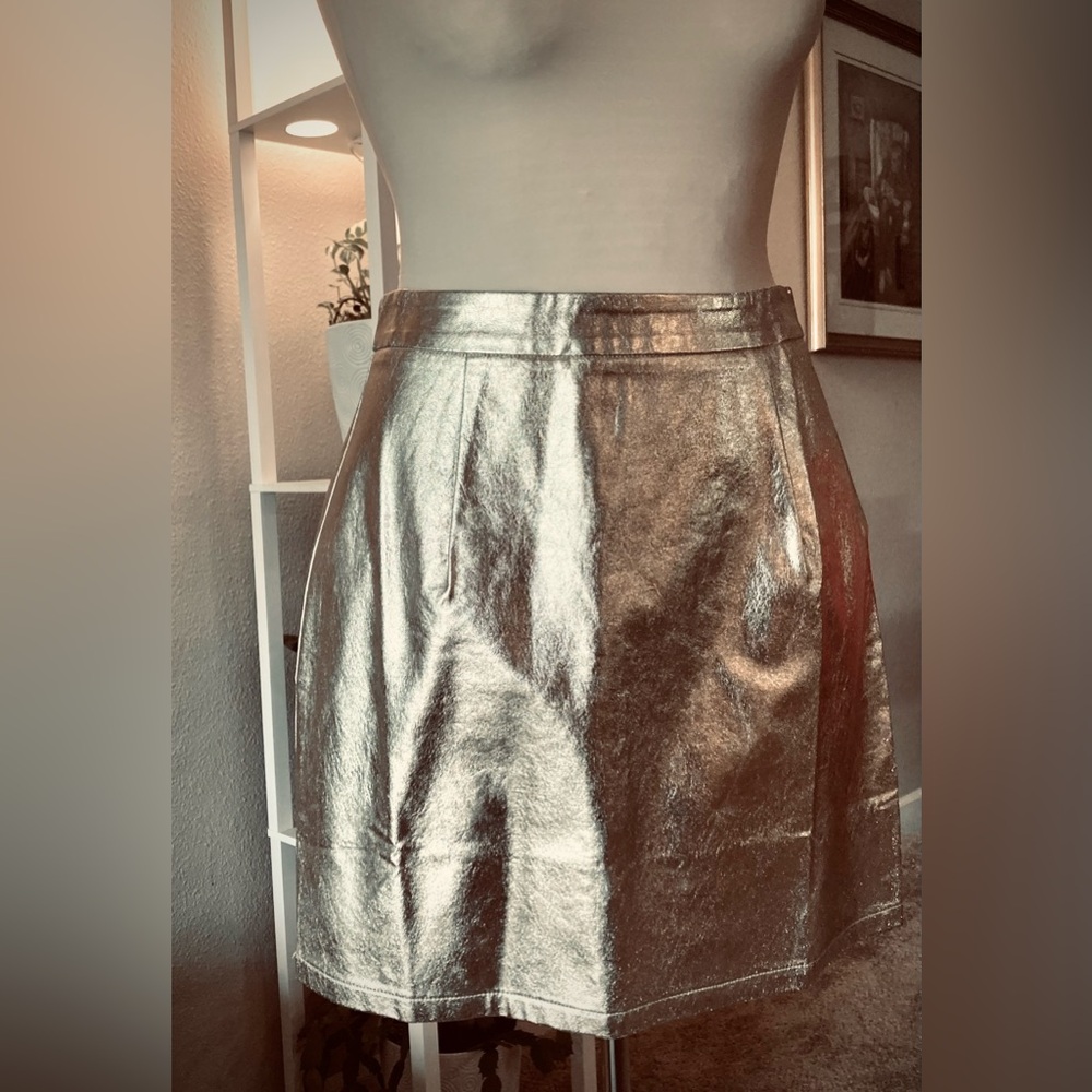 Boohoo NWT gold lame metallic mini skirt size 6